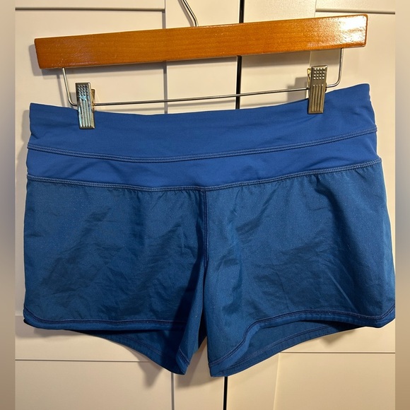 Lululemon chase me shorts - Picture 2 of 2